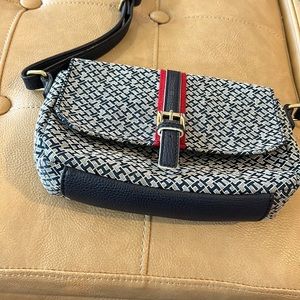 Tommy Hilfiger small crossbag,navy white an red